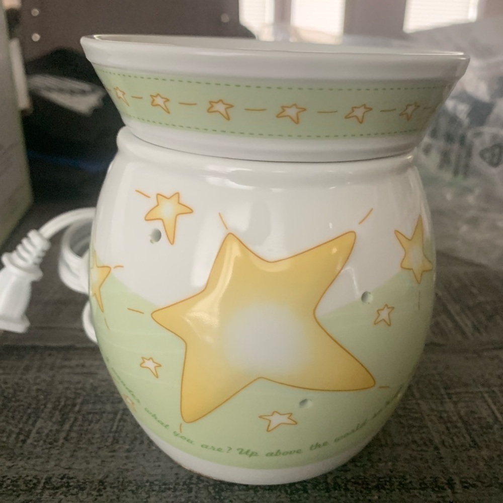 Scentsy Starry Night Electric Wax Warmer New in Box, Mid size